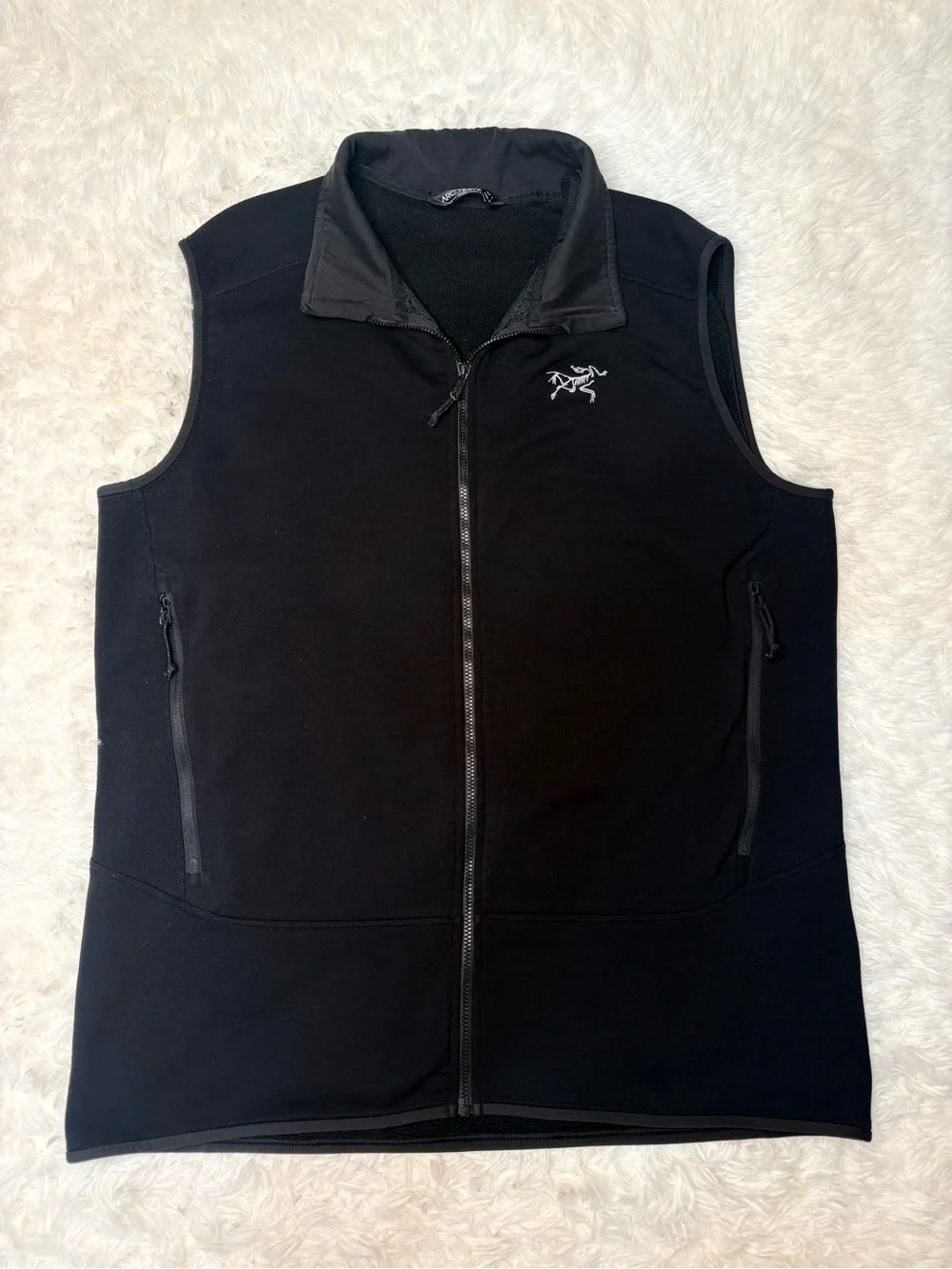 Arc'teryx Men's Kyanite Vest Size large, black color